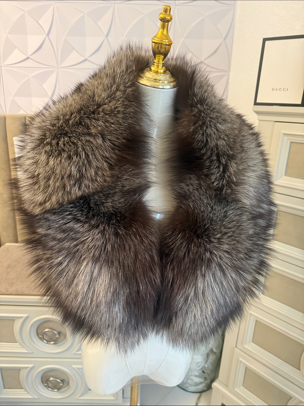 Saga fox fur scarf wrap collar